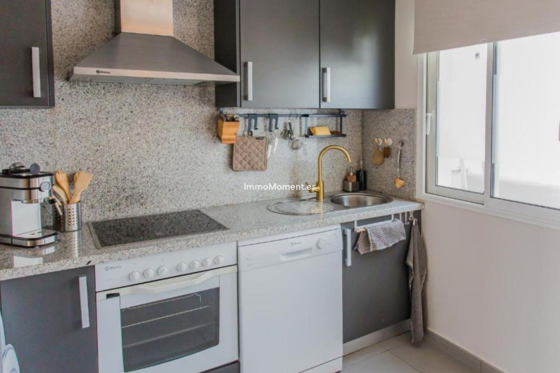 Resale - Apartment - Estepona - Valle Romano