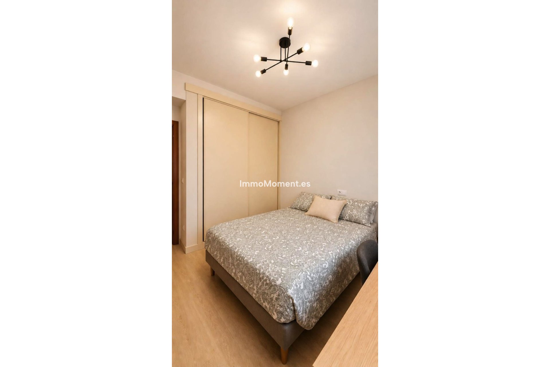 Resale - Apartment - Estepona - Valle Romano
