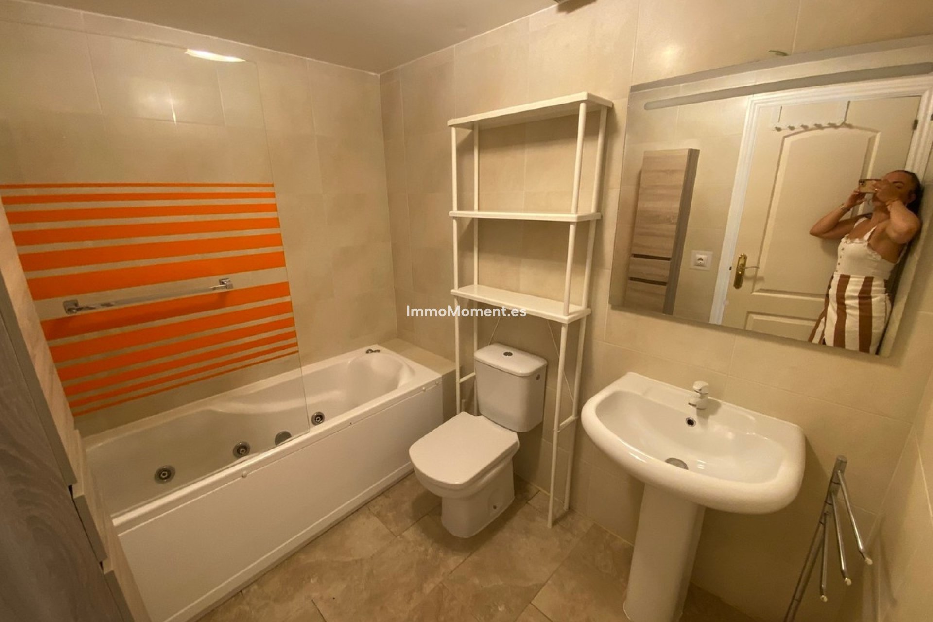 Resale - Apartment - Fuengirola - Carvajal