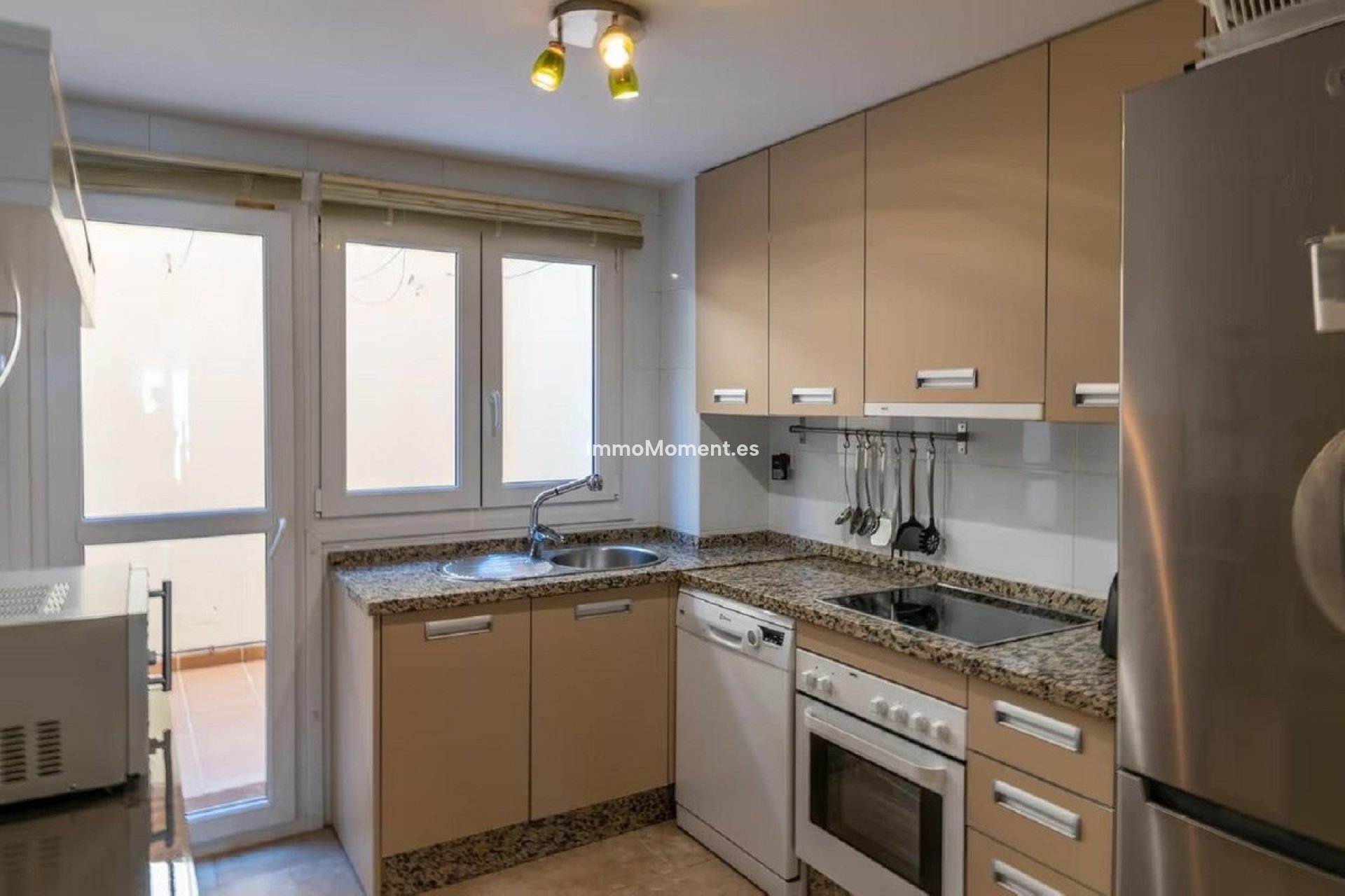 Resale - Apartment - Fuengirola - Carvajal