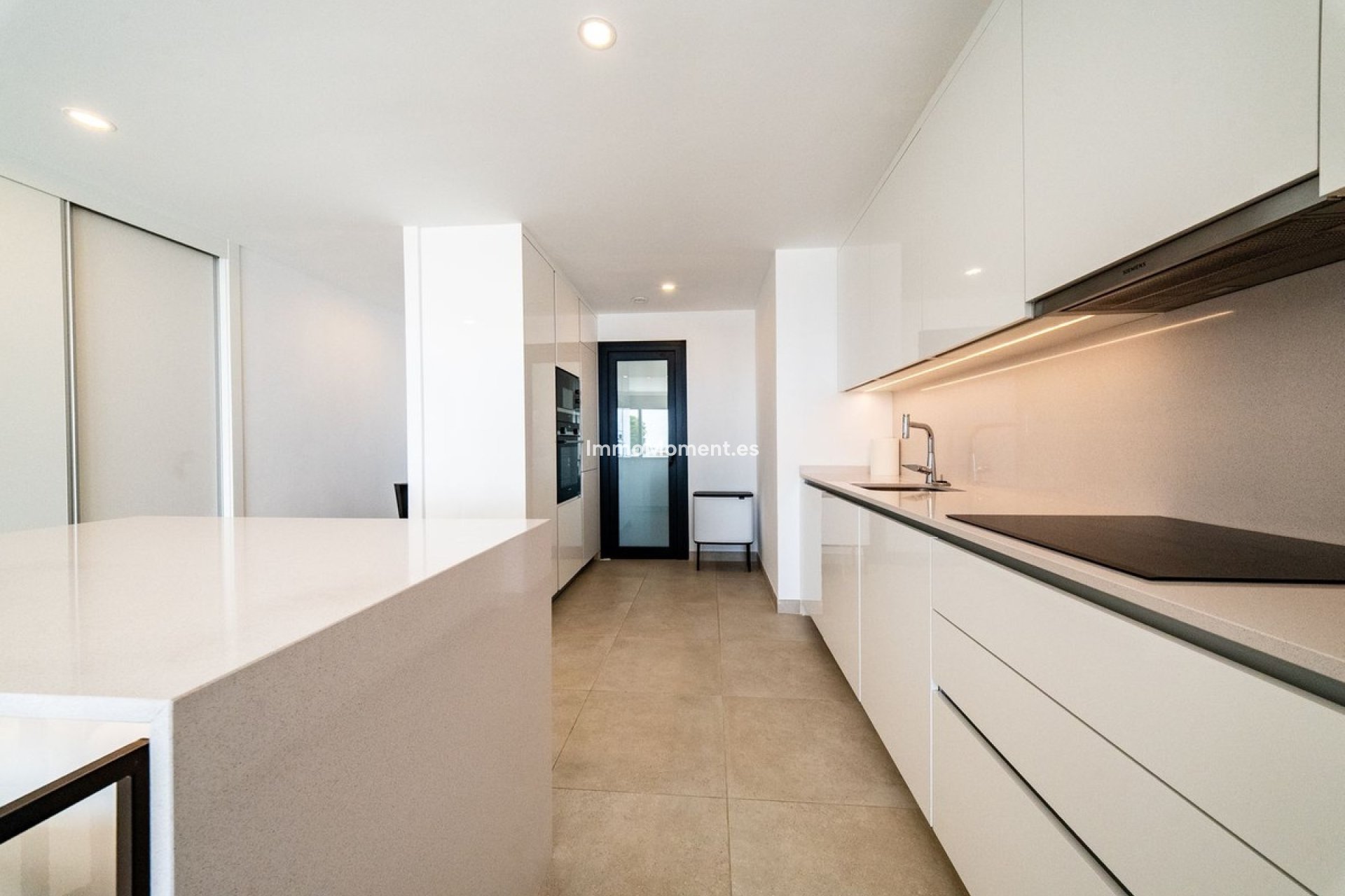 Resale - Apartment - Fuengirola - Carvajal