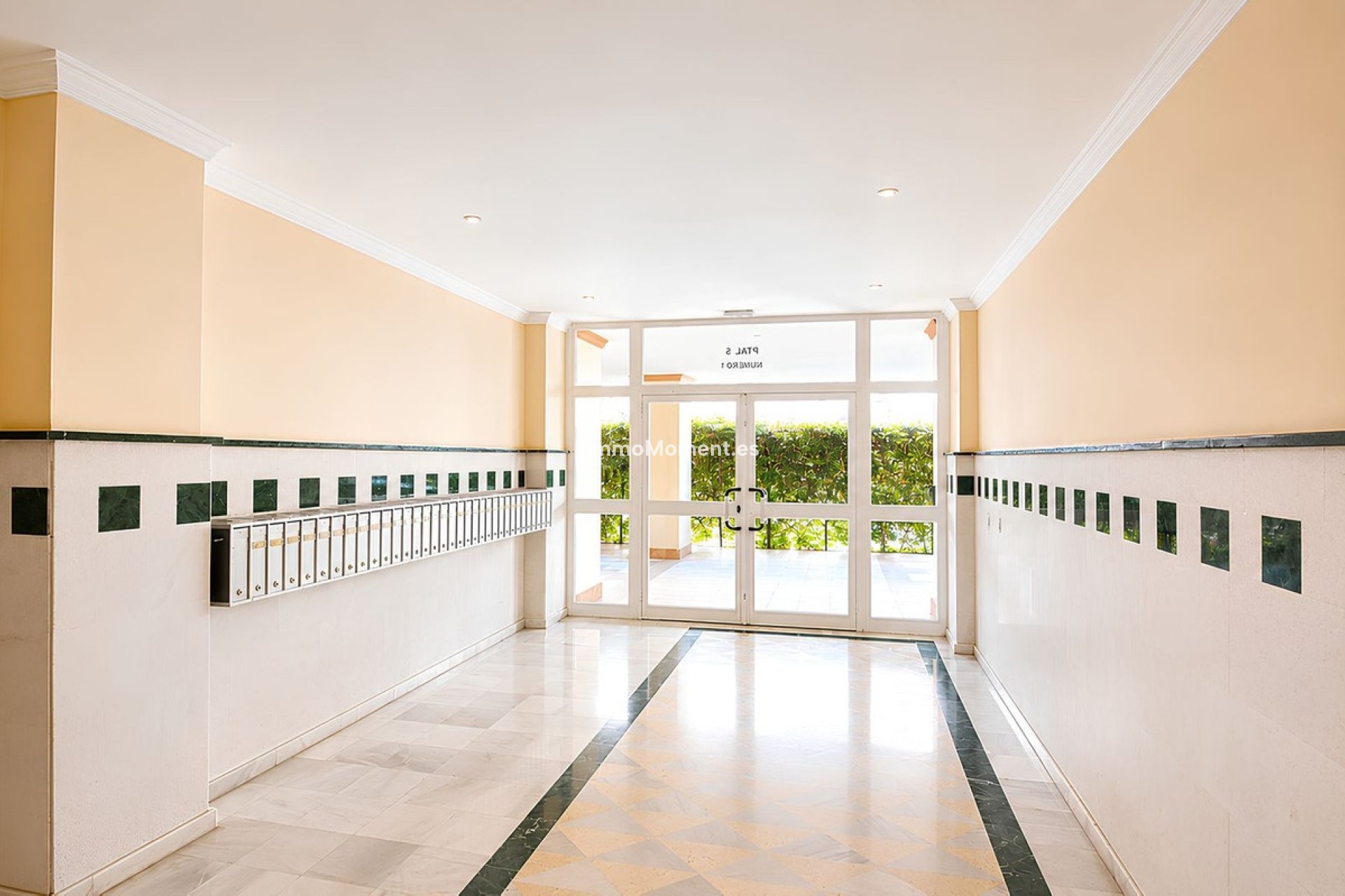 Resale - Apartment - Fuengirola - Fuengirola Centro