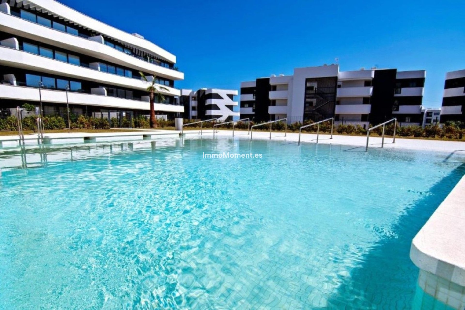 Resale - Apartment - Fuengirola - Higueron