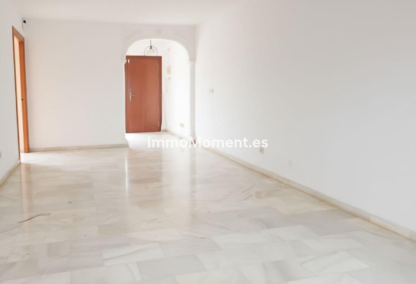 Resale - Apartment - Fuengirola - Los Boliches