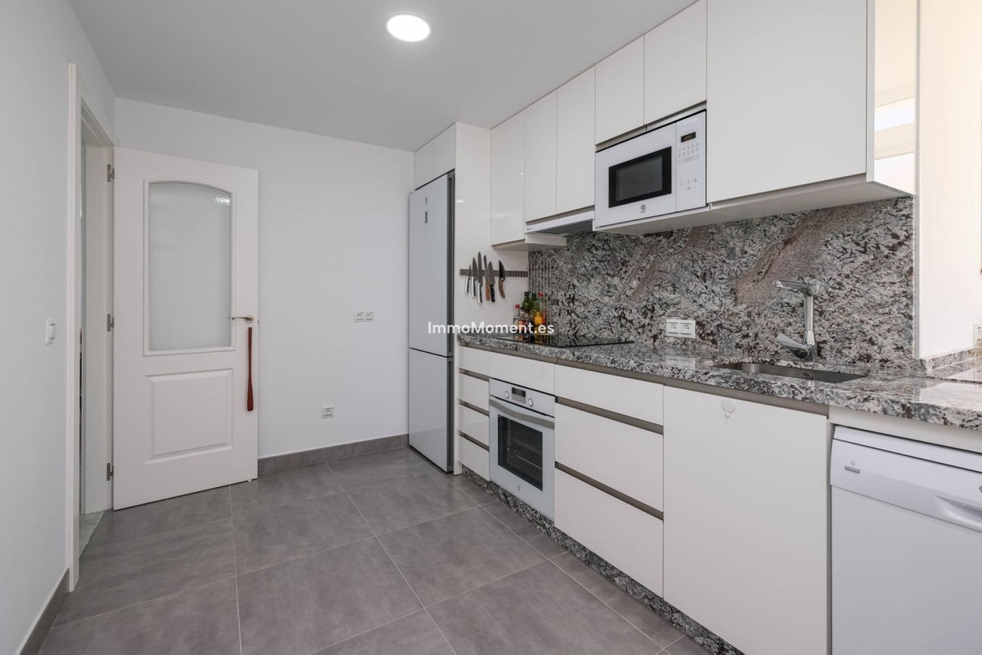 Resale - Apartment - Fuengirola - Los Boliches