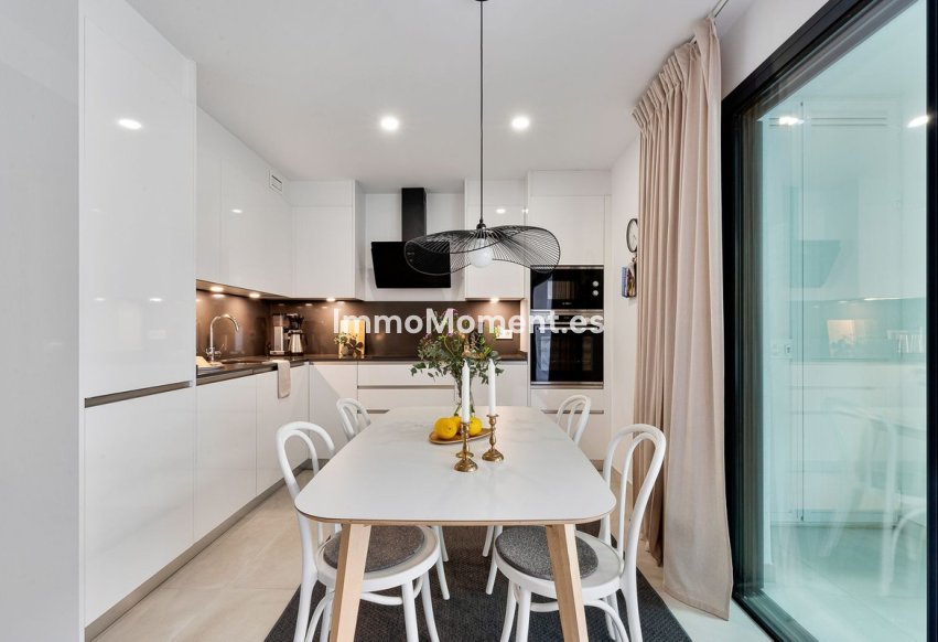 Resale - Apartment - Fuengirola - Los Boliches