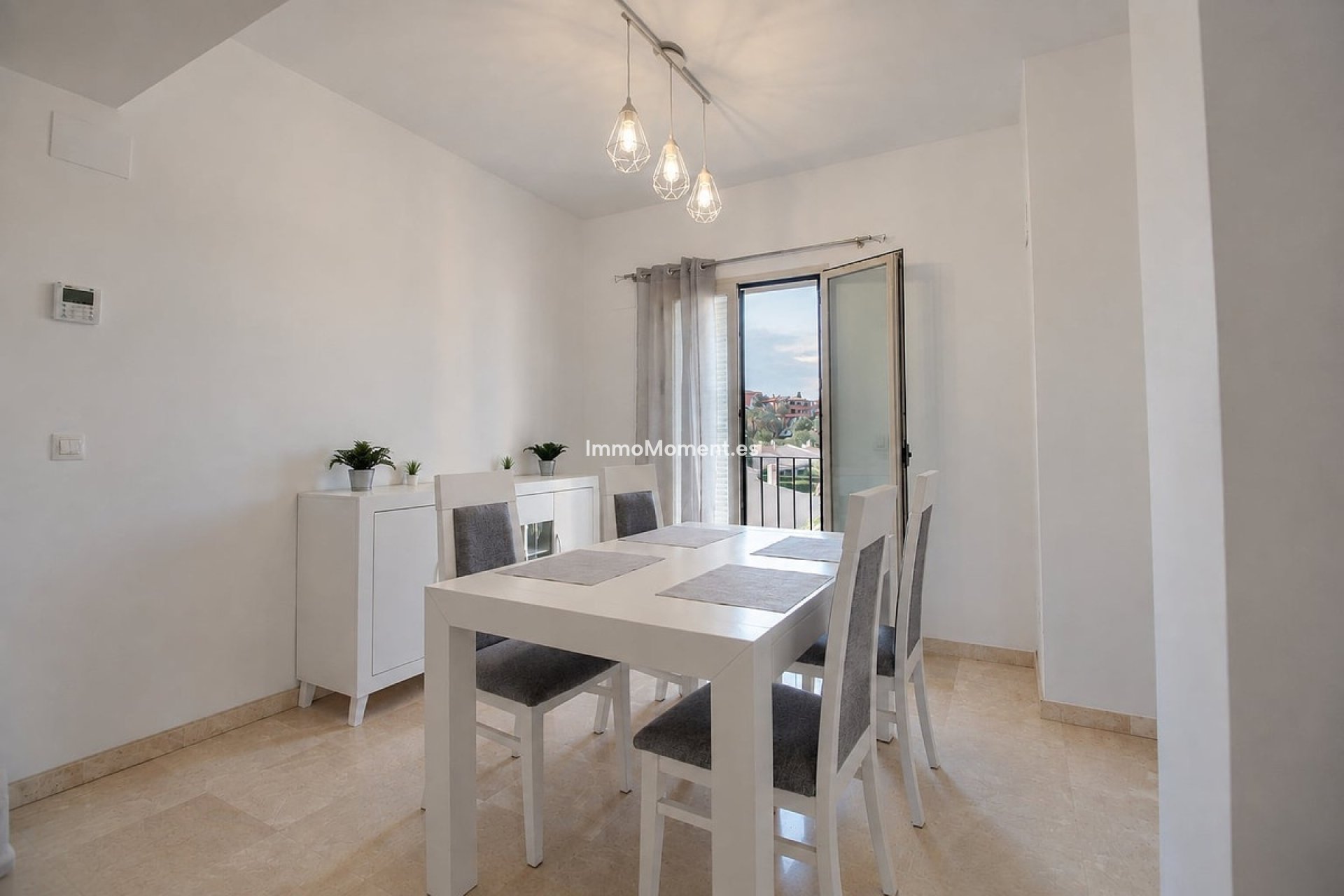 Resale - Apartment - Inland  - Alhaurín de la Torre