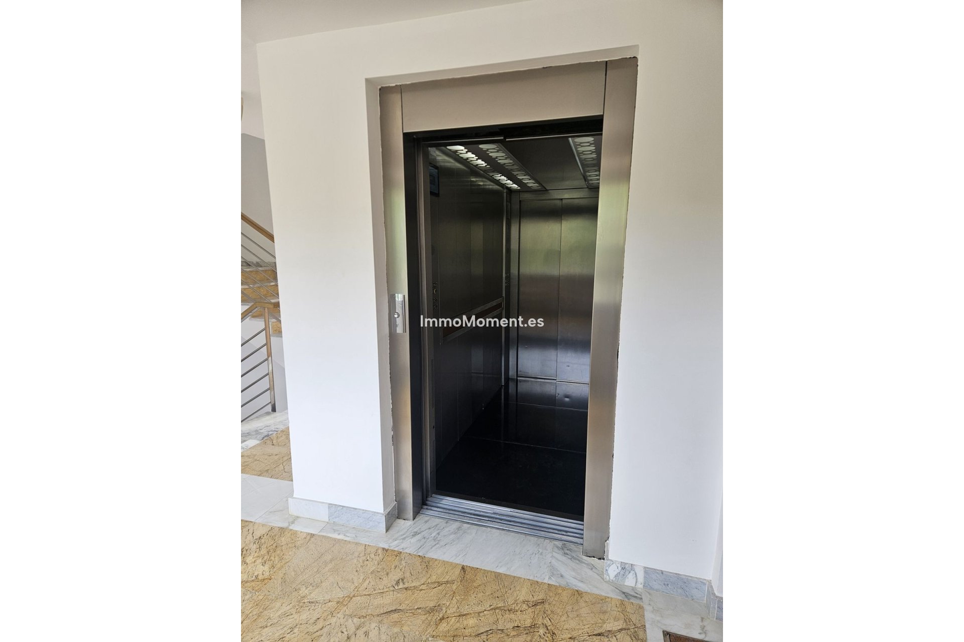 Resale - Apartment - Inland  - Alhaurín de la Torre