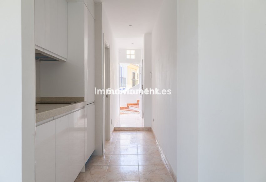Resale - Apartment - Inland  - Alhaurín de la Torre