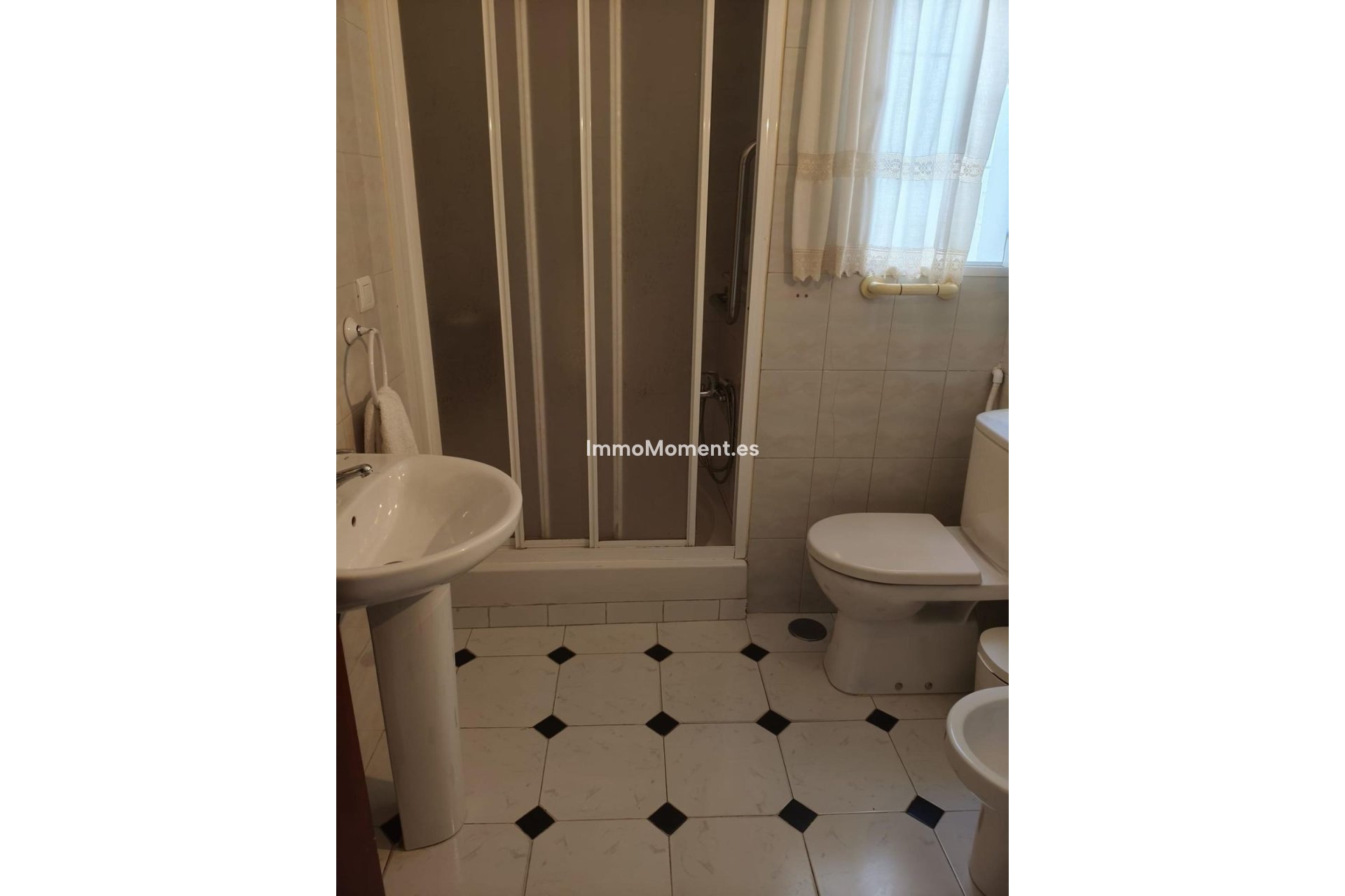 Resale - Apartment - Inland  - Alhaurín el Grande Centro