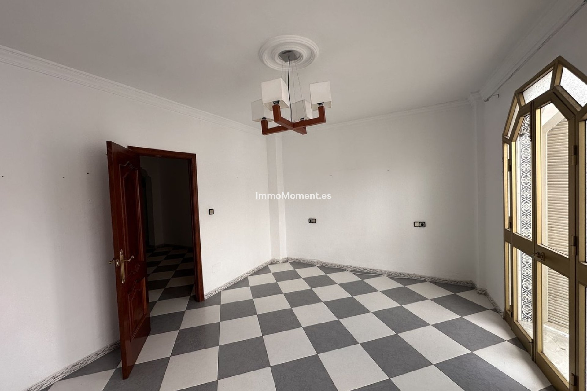 Resale - Apartment - Inland  - Alhaurín el Grande Centro