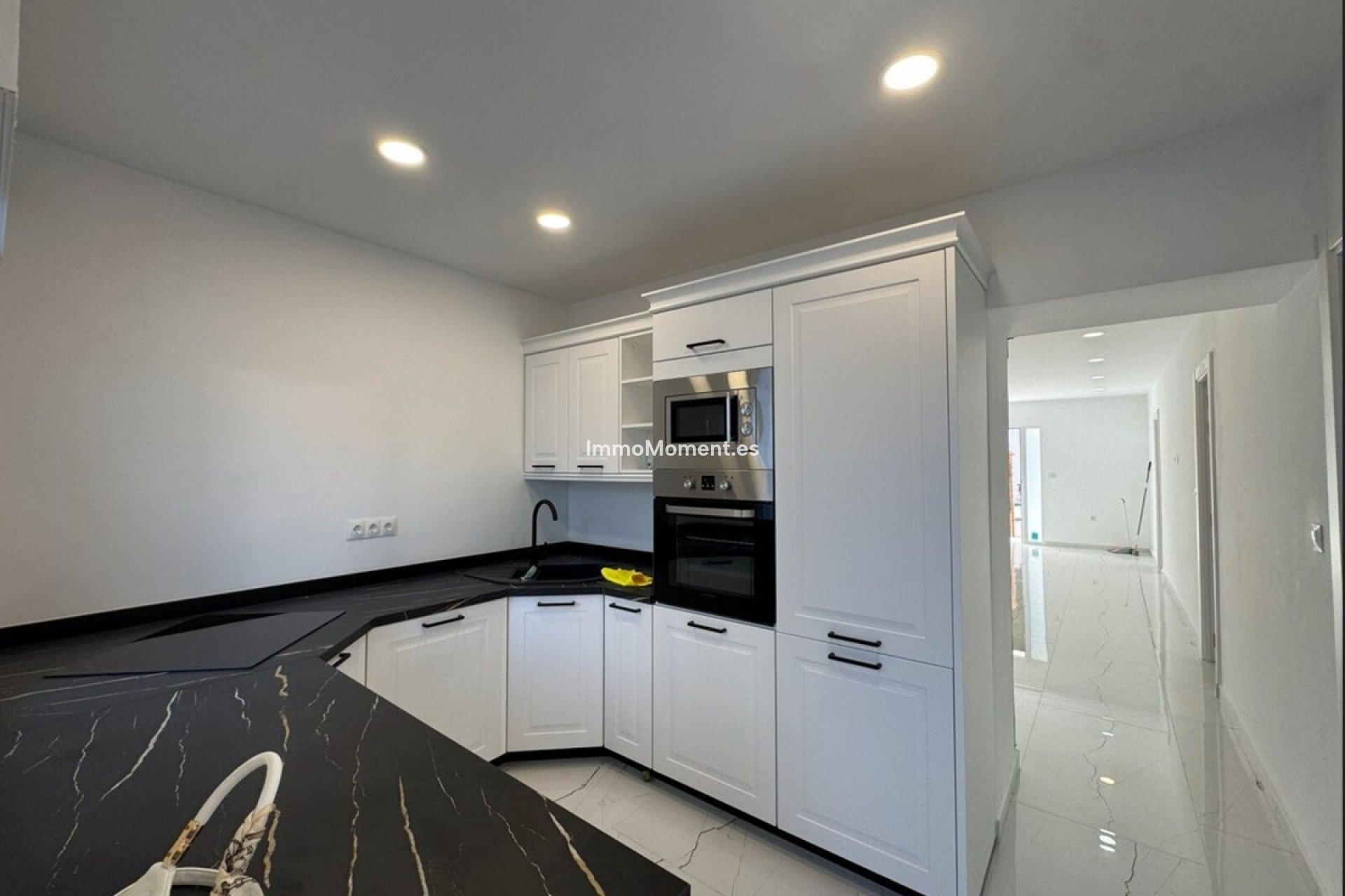 Resale - Apartment - Inland  - Alhaurín el Grande Centro