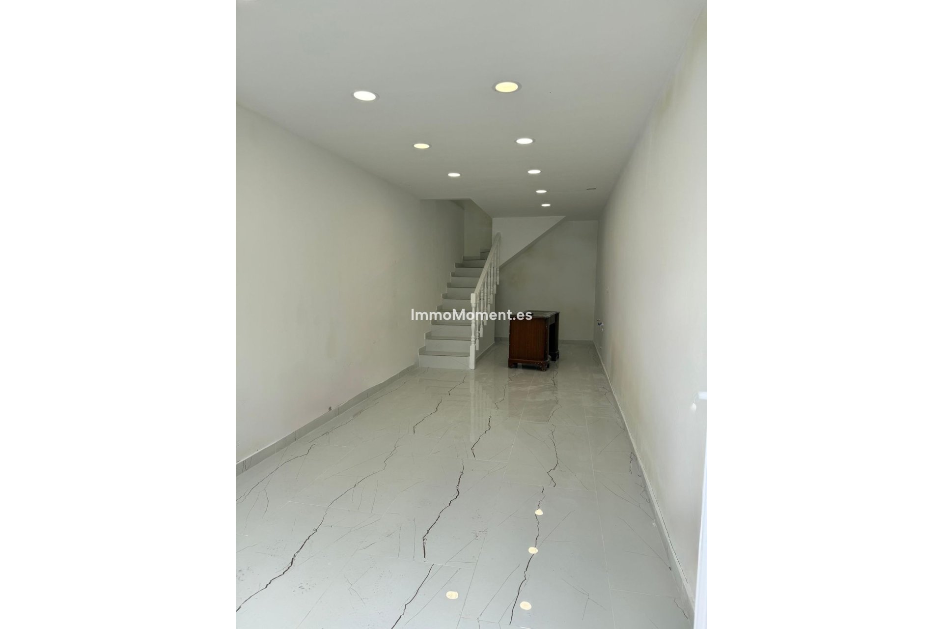 Resale - Apartment - Inland  - Alhaurín el Grande Centro