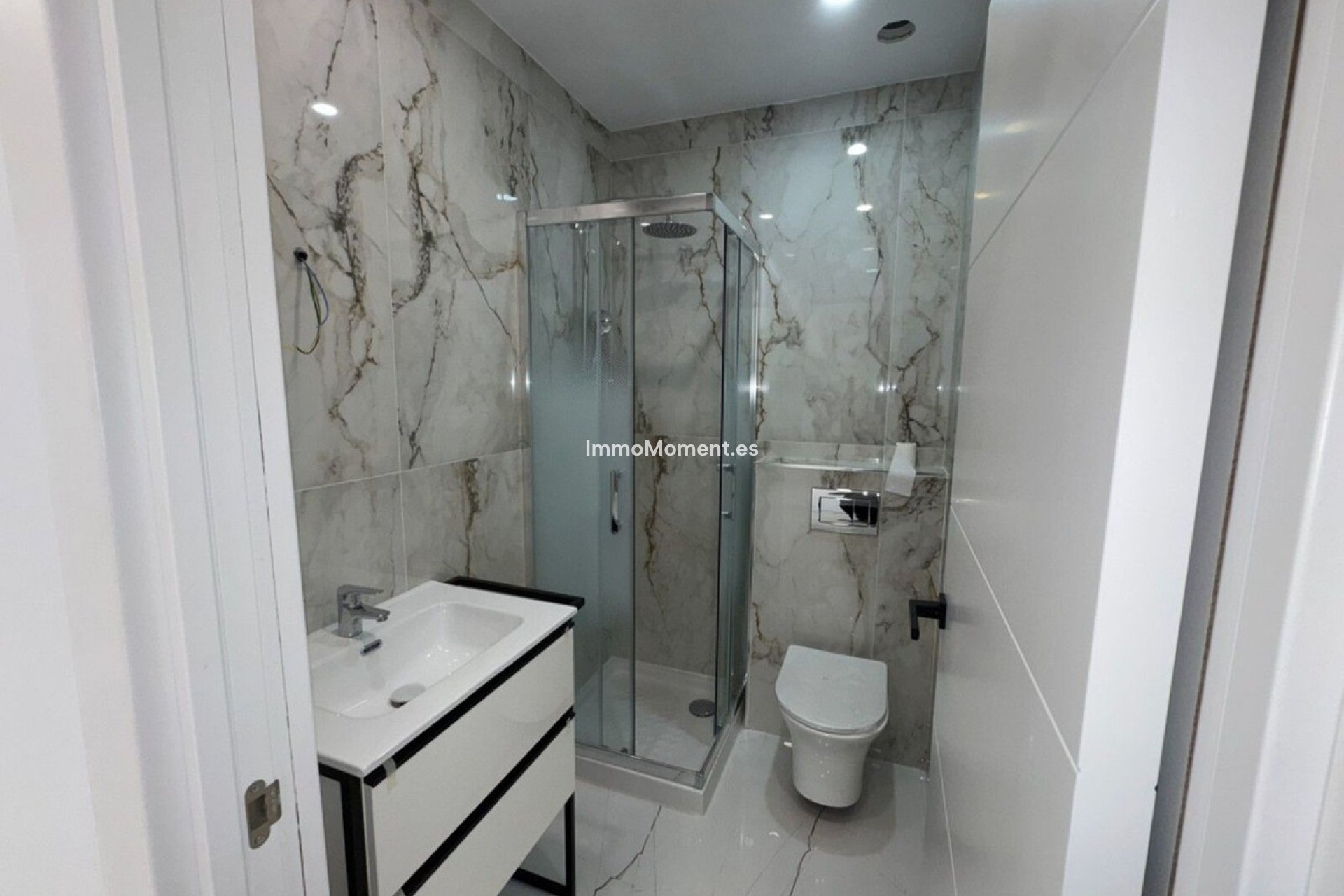 Resale - Apartment - Inland  - Alhaurín el Grande Centro