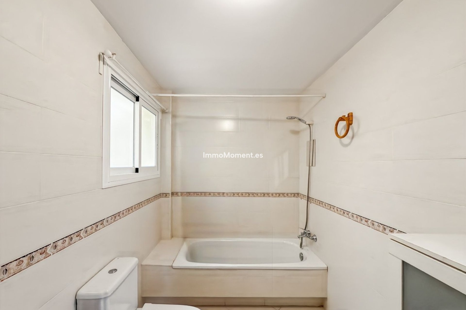 Resale - Apartment - Inland  - Almogía