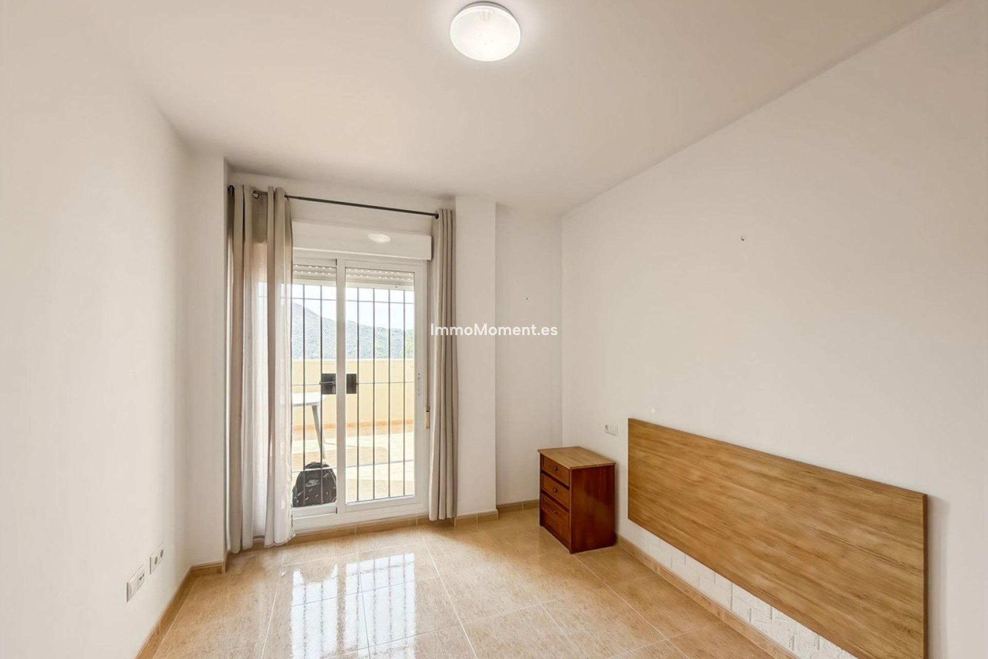 Resale - Apartment - Inland  - Almogía