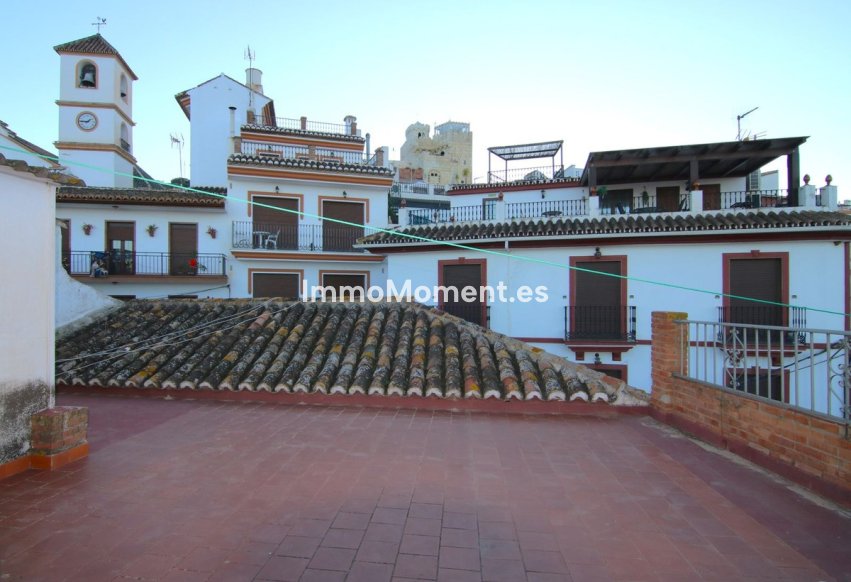 Resale - Apartment - Inland  - Guaro