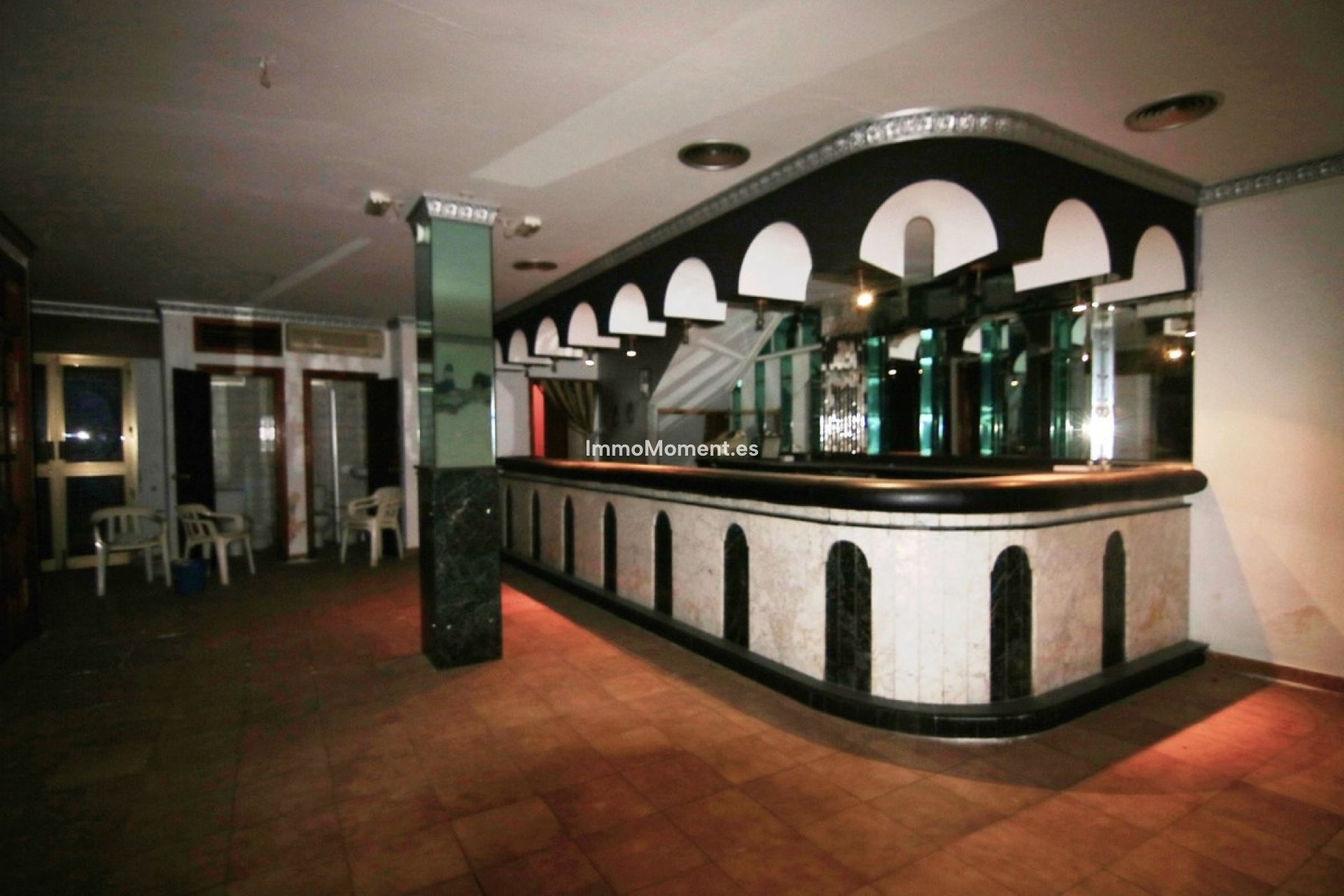 Resale - Apartment - Inland  - Guaro