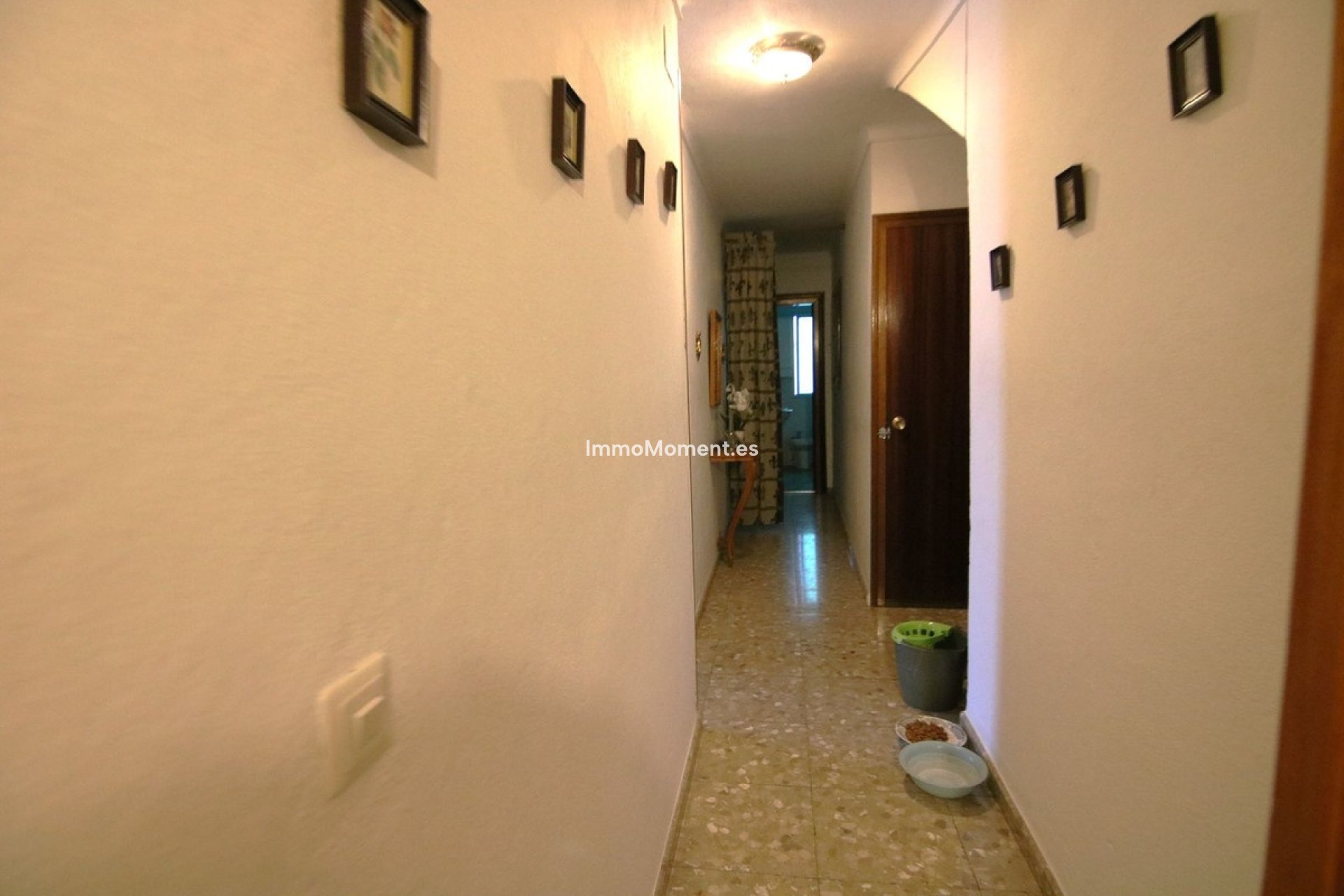 Resale - Apartment - Inland  - Guaro
