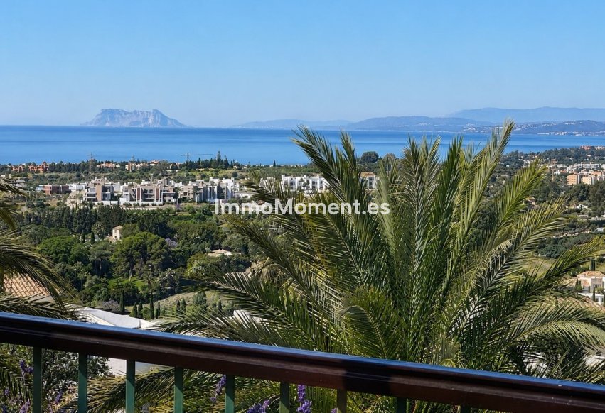 Resale - Apartment - Málaga - Benahavís