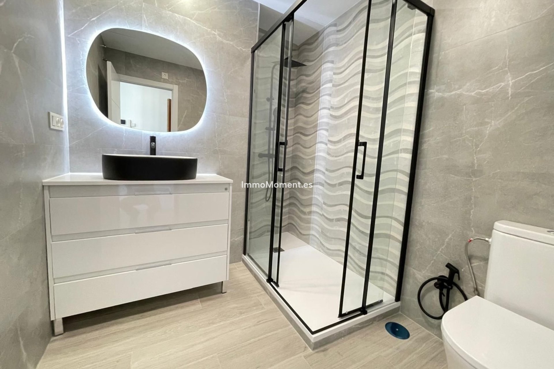 Resale - Apartment - Málaga - Centro Histórico