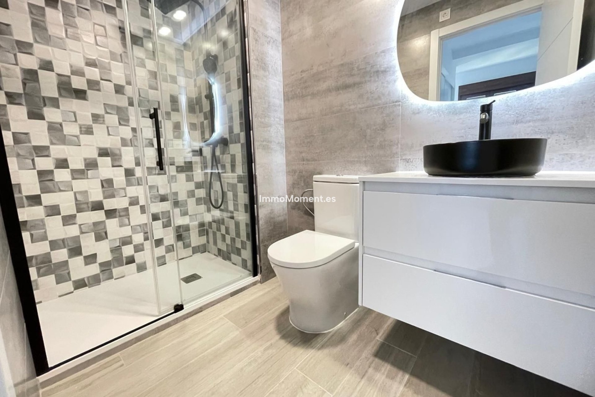 Resale - Apartment - Málaga - Centro Histórico