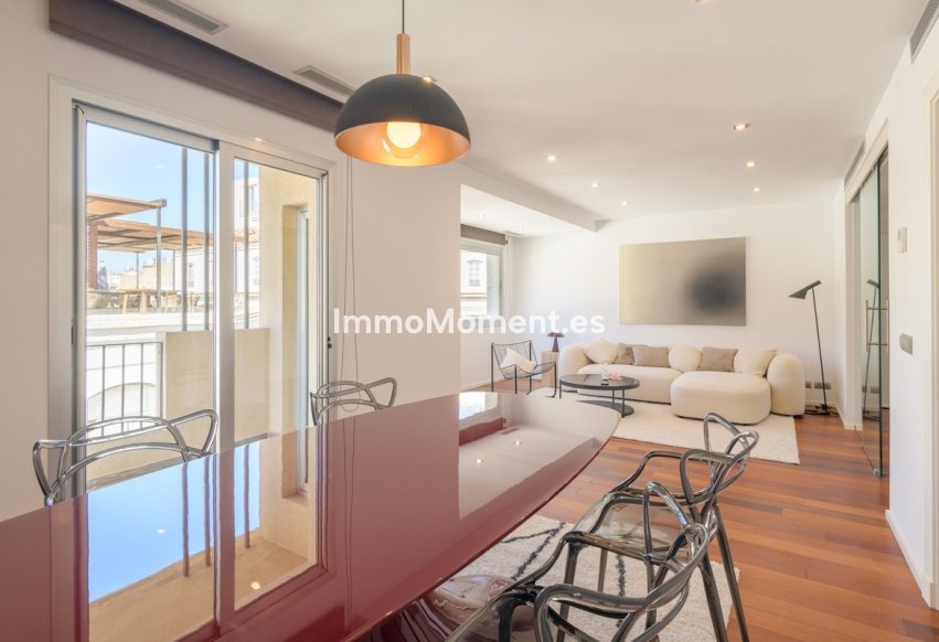 Resale - Apartment - Málaga - Centro Histórico