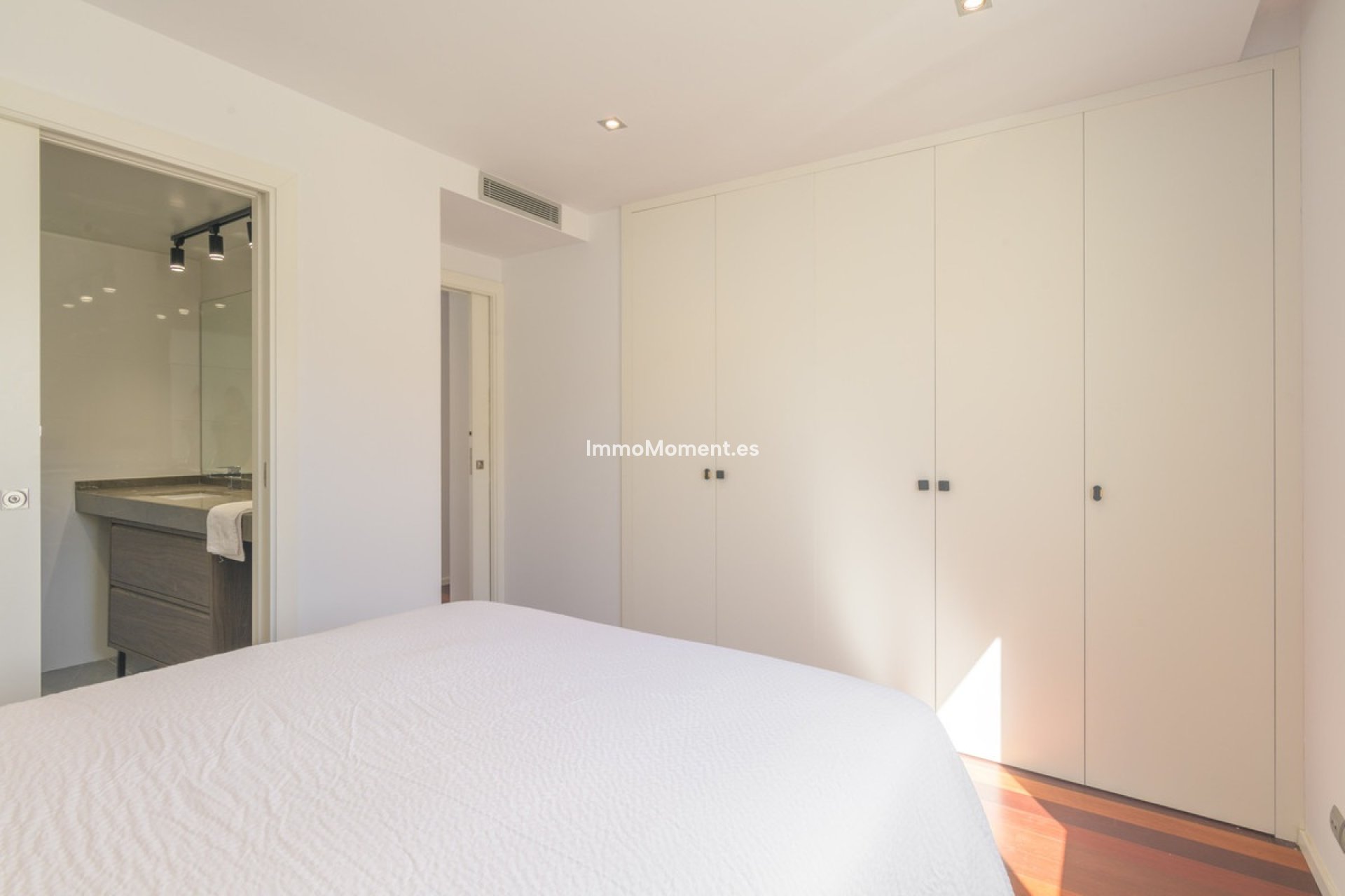 Resale - Apartment - Málaga - Centro Histórico