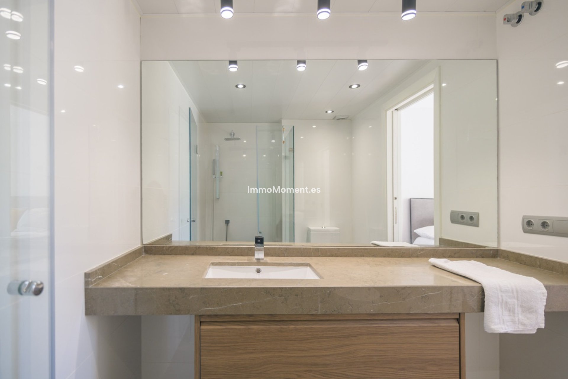 Resale - Apartment - Málaga - Centro Histórico