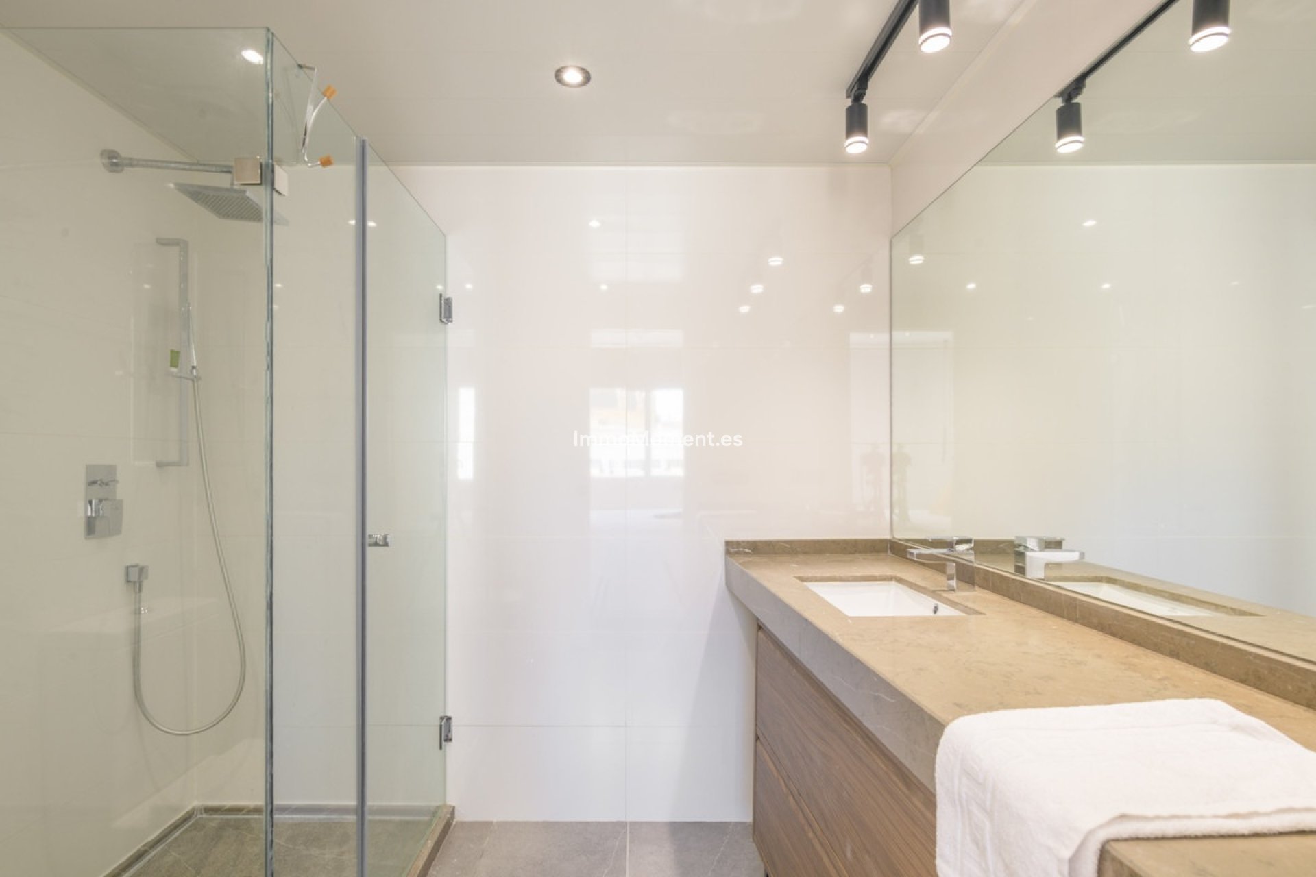 Resale - Apartment - Málaga - Centro Histórico