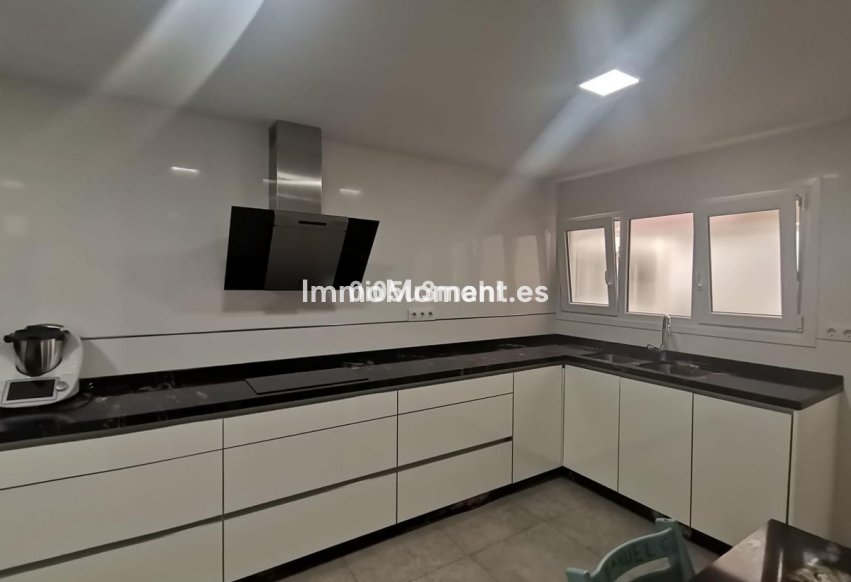Resale - Apartment - Málaga - El Palo