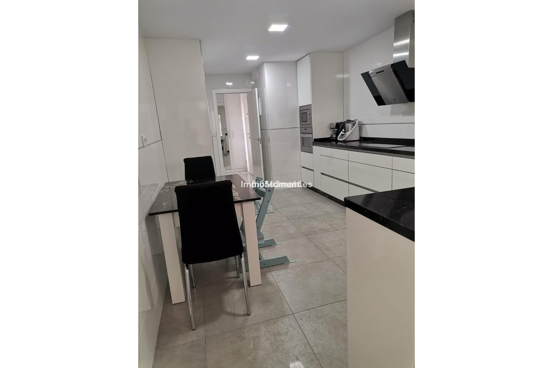 Resale - Apartment - Málaga - El Palo