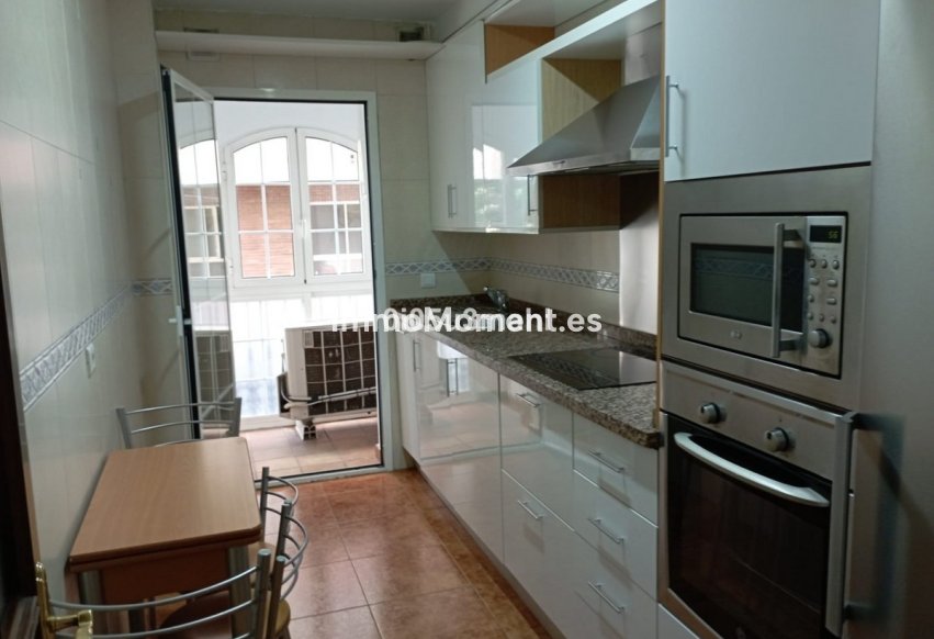 Resale - Apartment - Málaga - La Trinidad