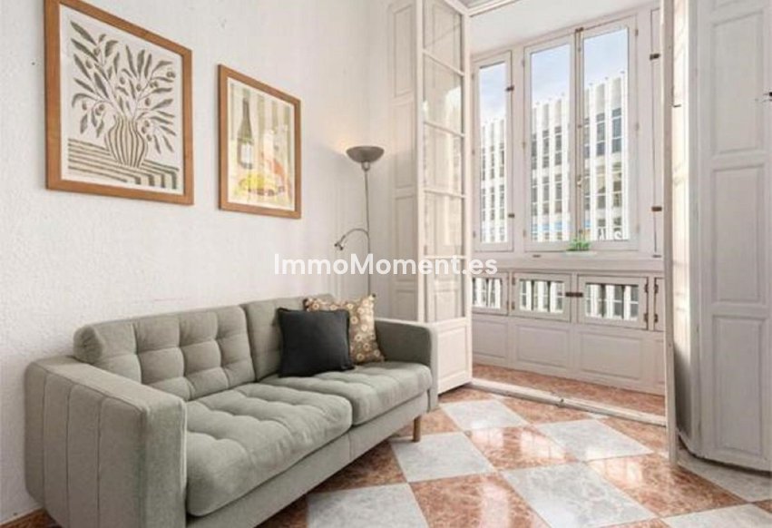 Resale - Apartment - Málaga - Málaga Centro