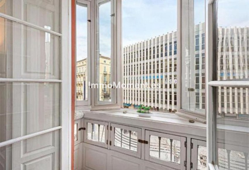 Resale - Apartment - Málaga - Málaga Centro