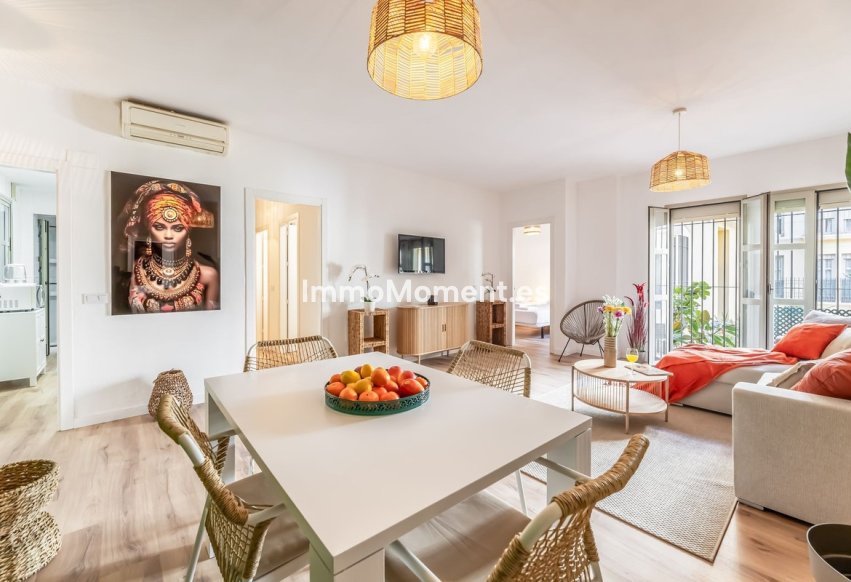 Resale - Apartment - Málaga - Málaga Centro