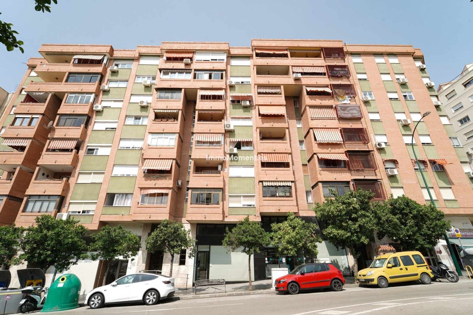 Resale - Apartment - Málaga - Málaga Centro