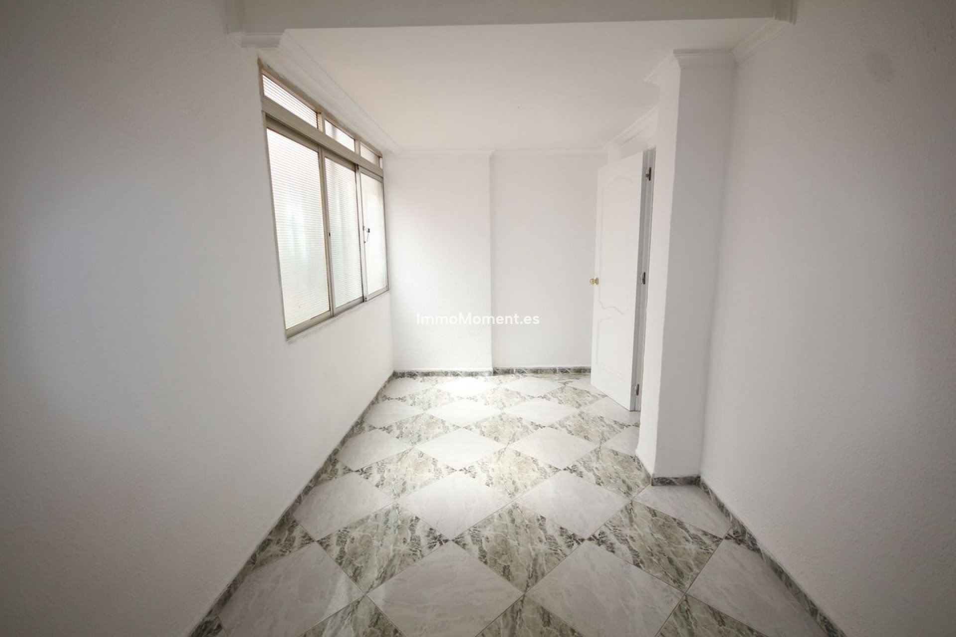 Resale - Apartment - Málaga - Málaga Centro