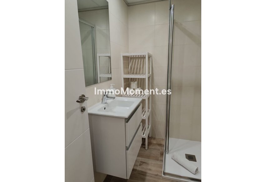 Resale - Apartment - Málaga - Málaga Centro