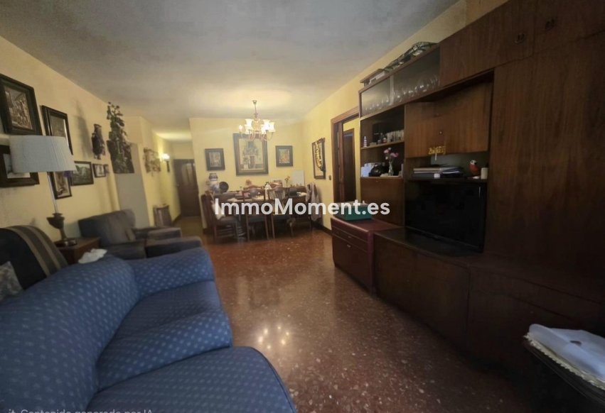 Resale - Apartment - Málaga - Málaga Centro