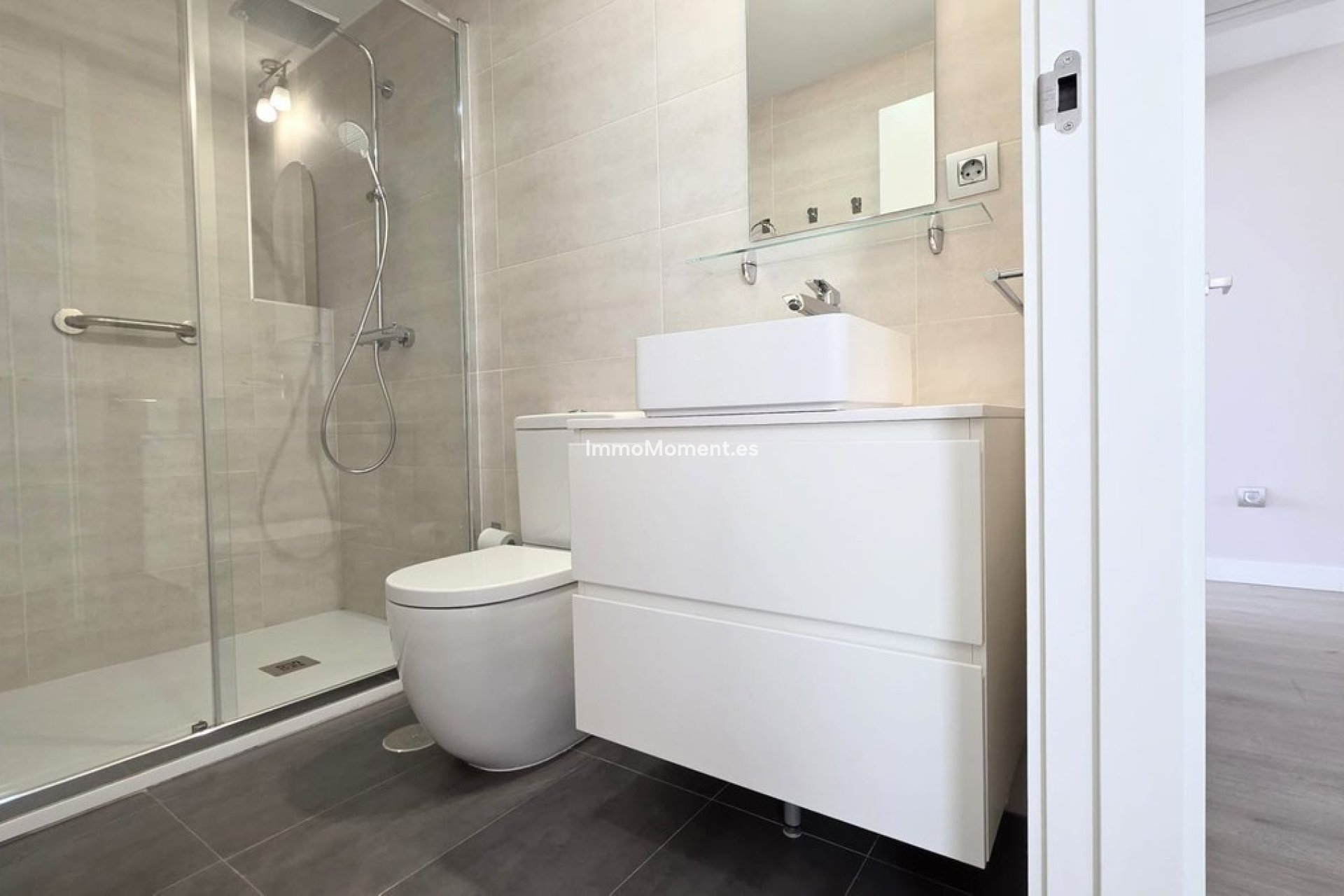 Resale - Apartment - Málaga - Málaga Centro