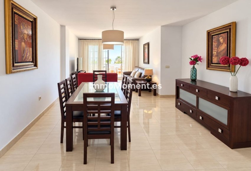 Resale - Apartment - Manilva - La Duquesa