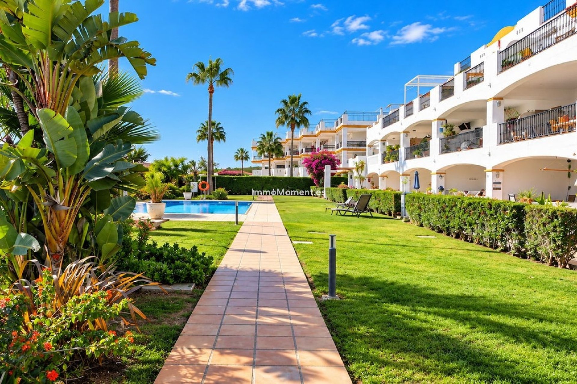 Resale - Apartment - Manilva - La Duquesa
