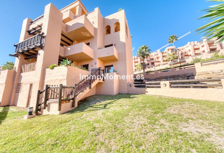 Resale - Apartment - Manilva - La Duquesa