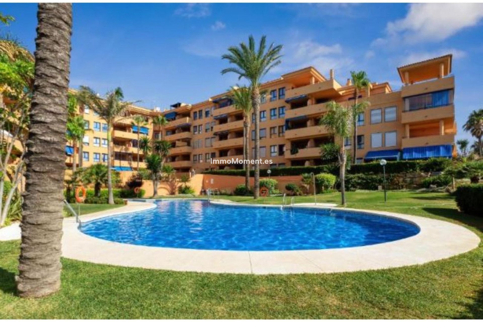 Resale - Apartment - Manilva - La Duquesa