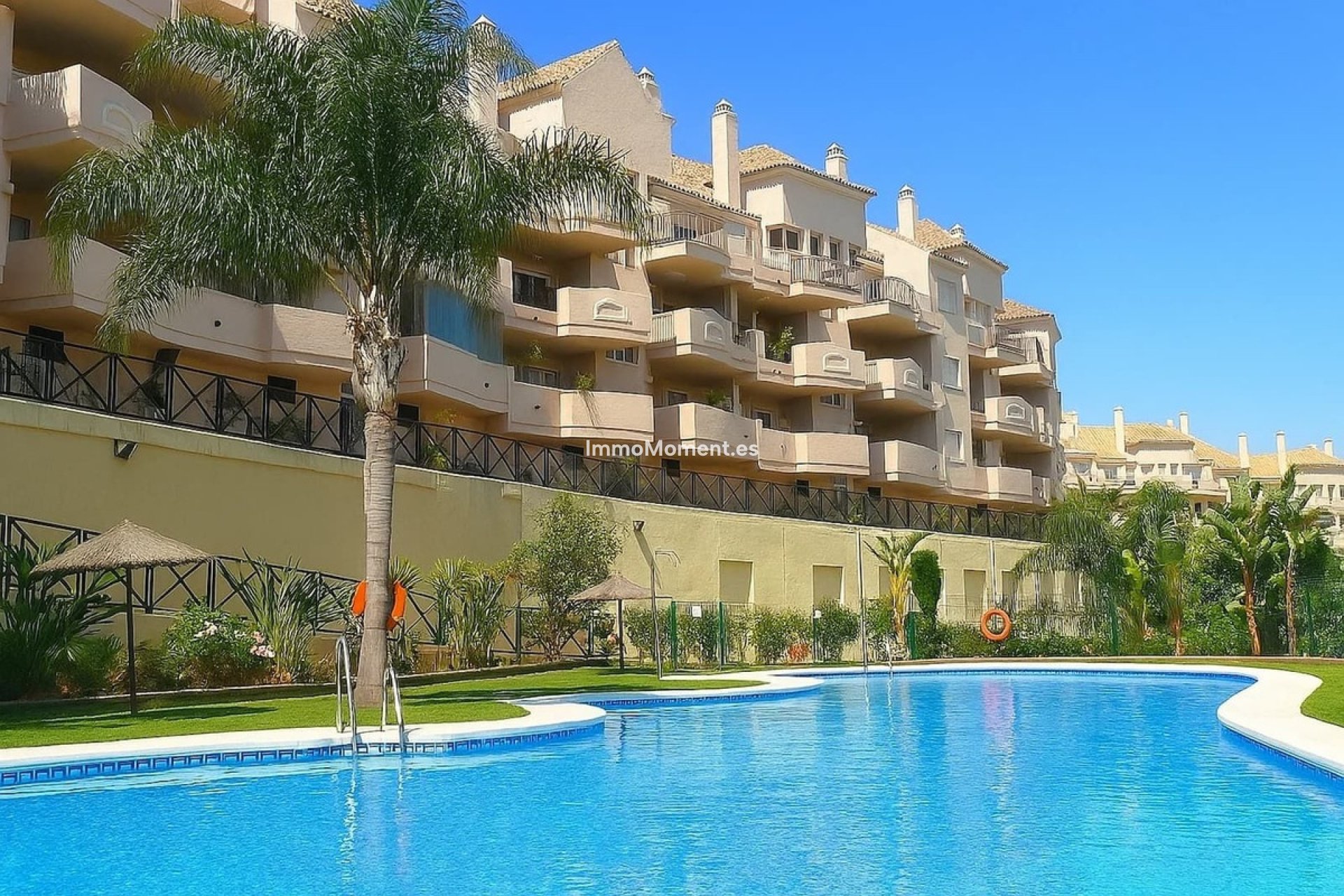Resale - Apartment - Manilva - La Duquesa