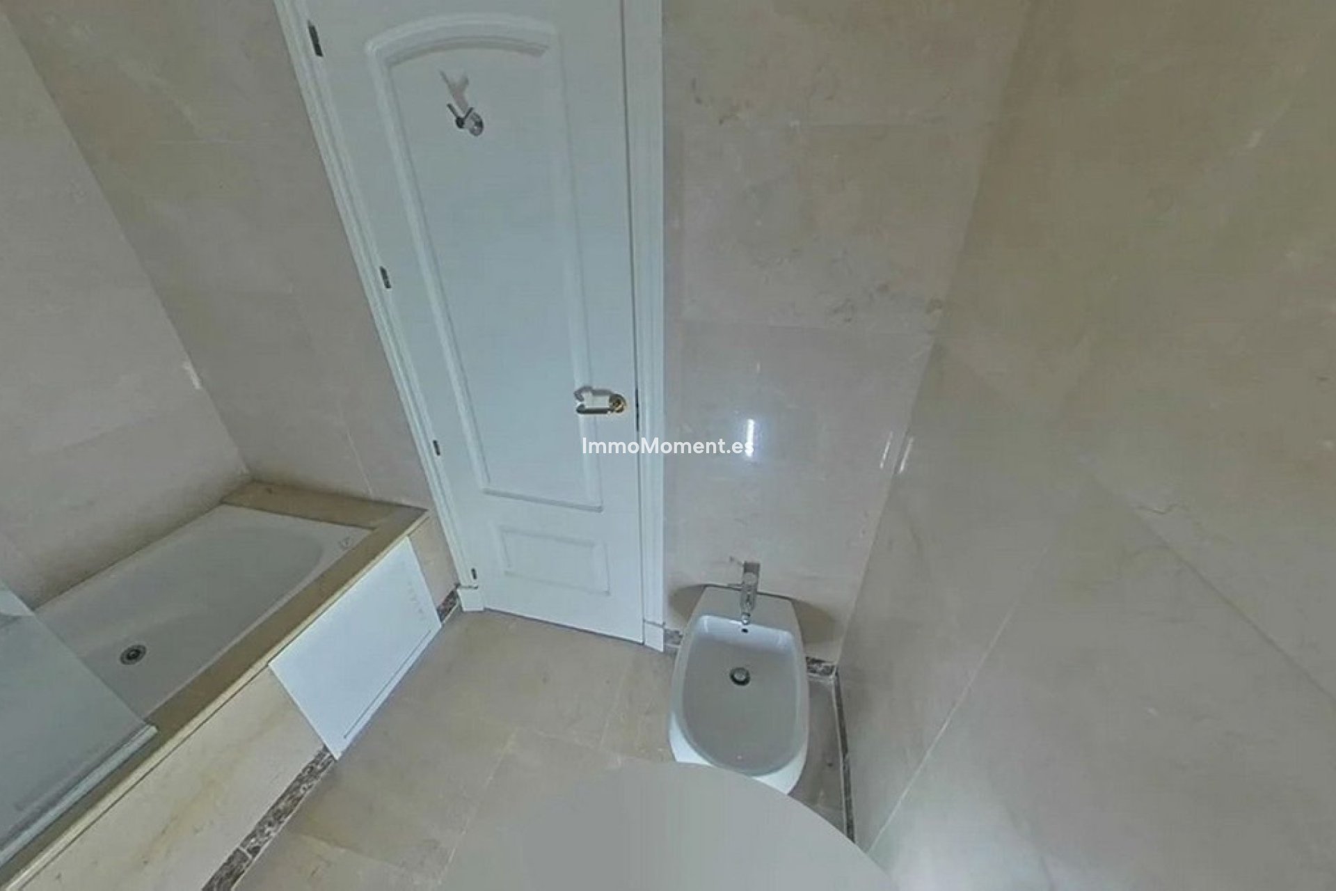 Resale - Apartment - Manilva - La Duquesa