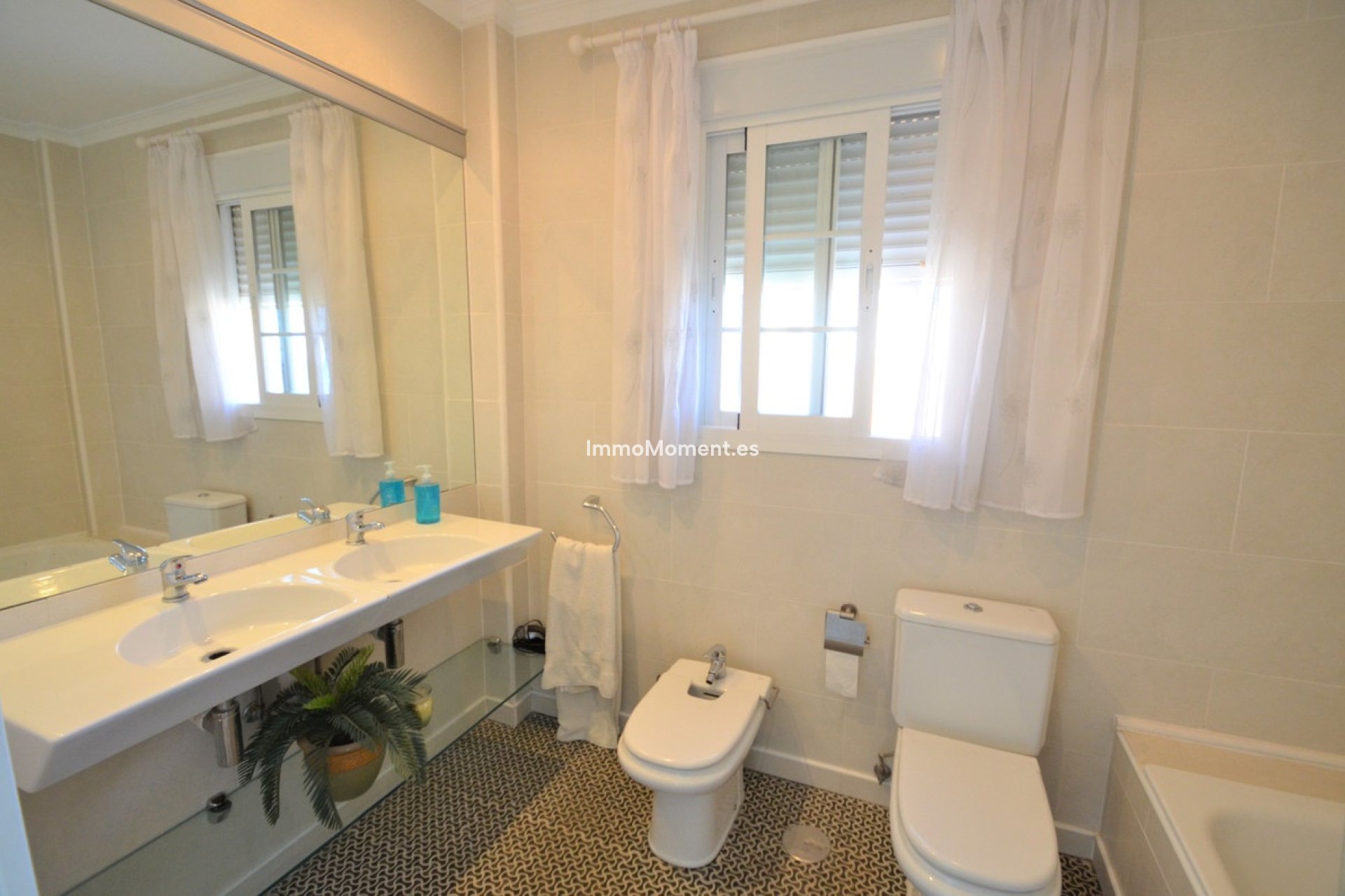 Resale - Apartment - Manilva - La Duquesa