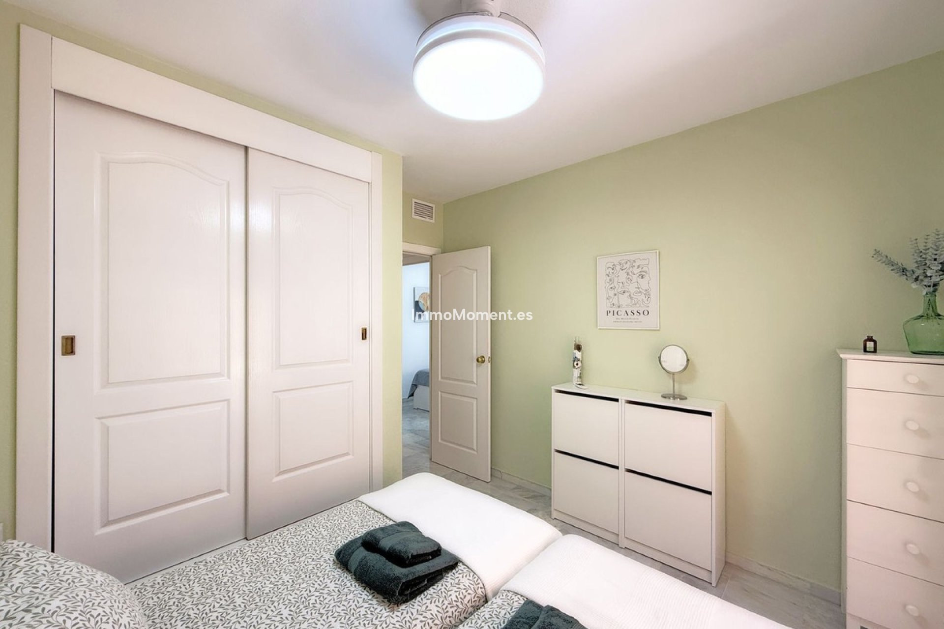 Resale - Apartment - Manilva - La Duquesa