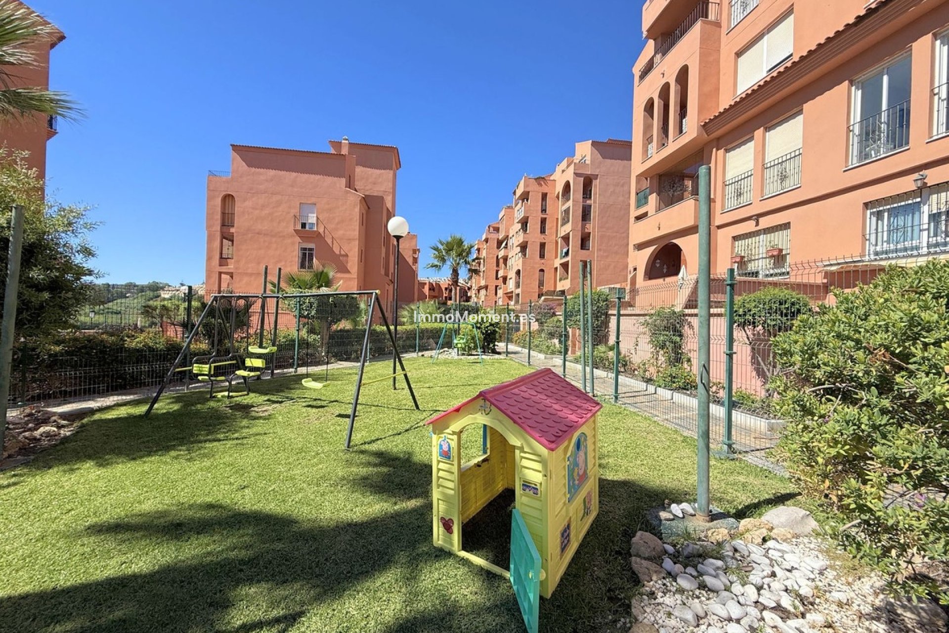 Resale - Apartment - Manilva - La Duquesa